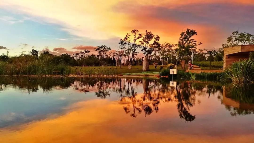 騎行去環滇池，仿佛就是一次修行， 環湖一圈昆明， 湖光山色、古鎮、濕地， 各色美景盡收眼里， 這樣不乏情調又有挑戰的體驗， 建議你一定要嘗試一次！