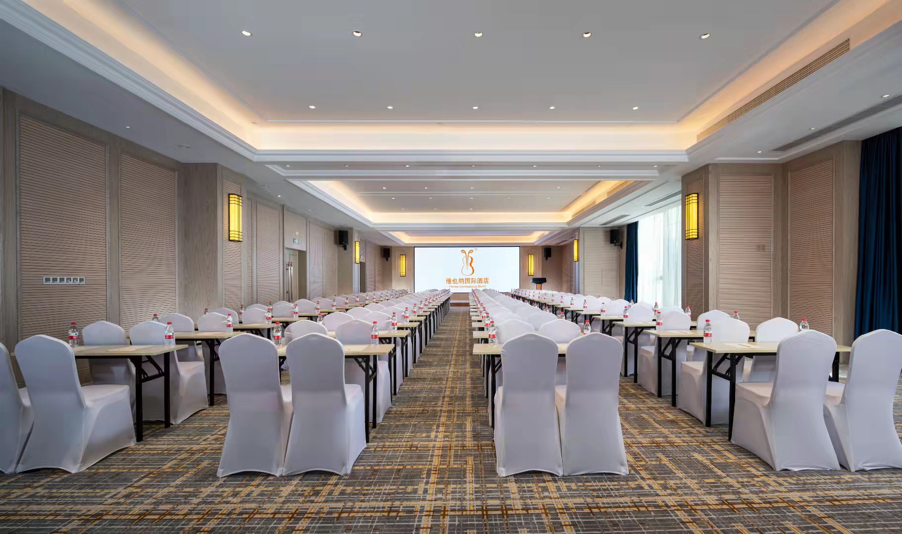 維也納國(guó)際酒店昆明南站綠地東海岸可樂(lè)村地鐵站店