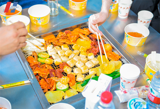 昆明團(tuán)結(jié)鄉(xiāng)名花谷團(tuán)建活動(dòng)案例----自助燒烤晚餐 昆明團(tuán)結(jié)鄉(xiāng)名花谷團(tuán)建活動(dòng)案例----自助燒烤晚餐