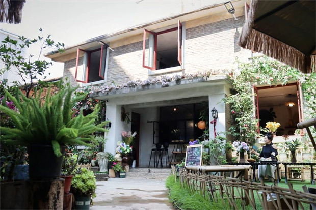 云南旅游,云南旅行社,云南團(tuán)建公司,云南策劃公司,云南會(huì)議會(huì)展,昆明旅游,昆明旅行社,昆明策劃公司,昆明會(huì)議會(huì)展：香海小院，藏在昆明這個(gè)縣城里的“小巷人家”……