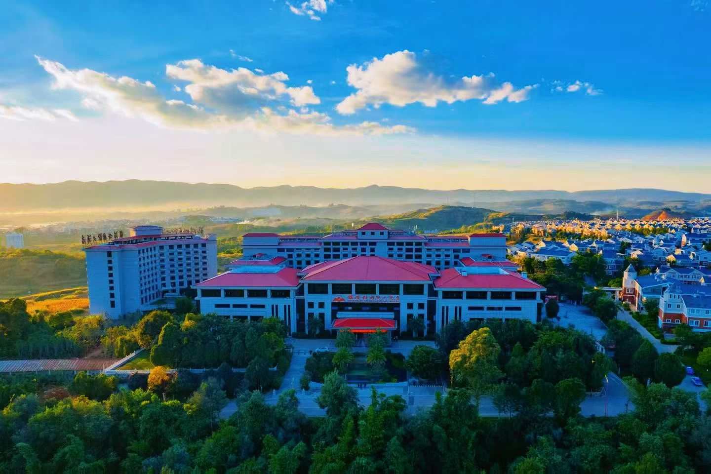 云南策劃公司,昆明旅游,昆明旅行社,昆明團建公司,昆明會議會展：千人會場甄選指南：解鎖云南會議度假雙重體驗